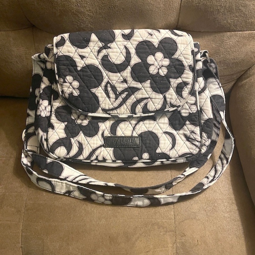VERA BRADLEY Black & White Shoulder‎ Purse Bag Retired